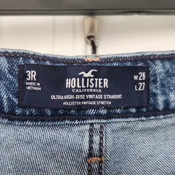 Never been worn Hollister Light Blue Denim Jeans - Picture 3 of 3